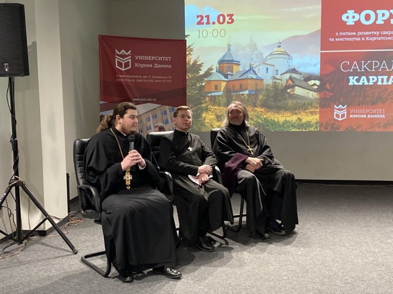 Нові традиції та паломництво за кордон: священнослужителі Прикарпаття розповіли про сакральний туризм (ФОТО)