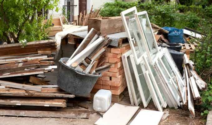 У Франківську штрафуватимуть за великогабаритне сміття у контейнерах