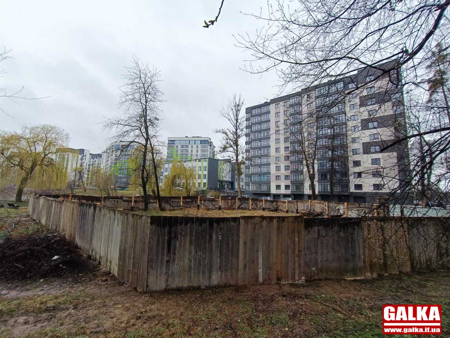 Нас це теж турбує, але не можемо вплинути, — утримувач міського озера про будівництво церкви