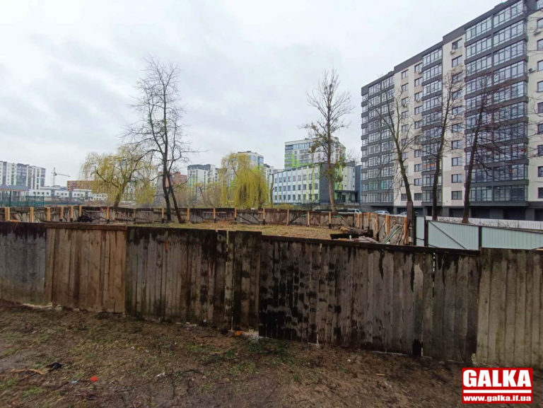 На березі міського озера збудують 16-метрову церкву, а поруч буде ще одна (ФОТО)