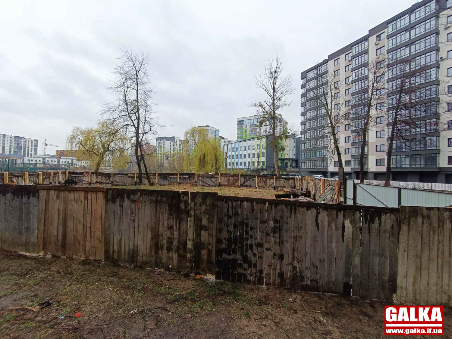 “Я наче у Ватикані скоро буду жити”: що думають франківці про будівництво церкви поблизу міського озера