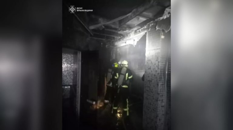 У готелі в Поляниці, де відпочивали 80 осіб, горіла сауна (ФОТО З МІСЦЯ)