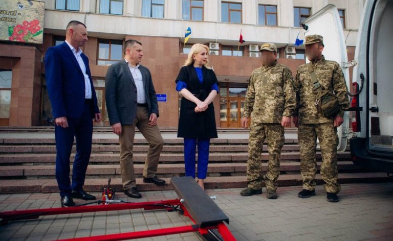 З бюджету Франківщини ЗСУ купили обладнання для обслуговування бойових автівок (ФОТО)