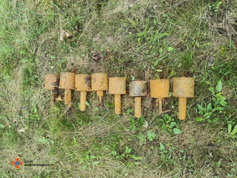 На Прикарпатті знешкодили вісім боєприпасів часів II Світової (ФОТОФАКТ)