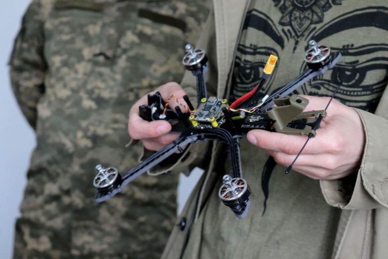 Передали військовим для випробування: на Калущині почали виробляти дрони (ФОТО)