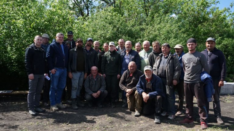 Онищук з’їздила на Донбас аби глянути, як прикарпатці будують фортифікаційні споруди (ФОТО)