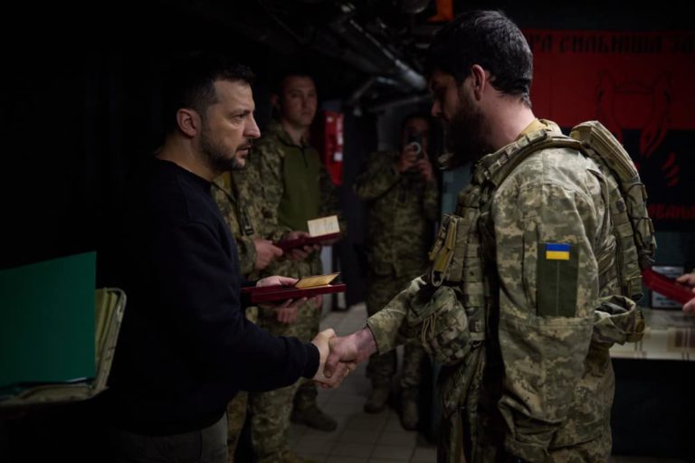 Боєць “Едельвейсу” Валентин Стратон отримав нагороду від Зеленського (ФОТОФАКТ)
