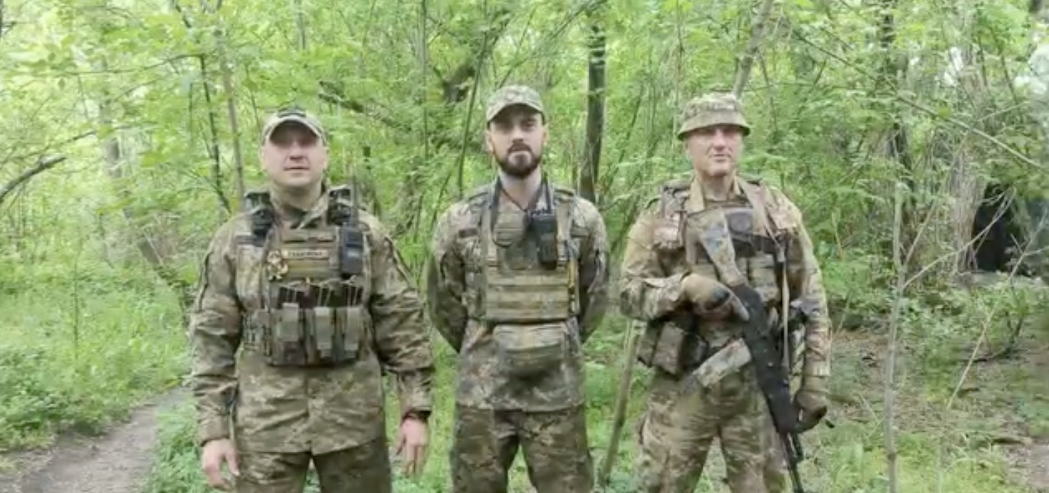 “Разом наближаємося до перемоги”: воїни Прикарпатської ТрО подякували волонтерам у їхній день (ВІДЕО)