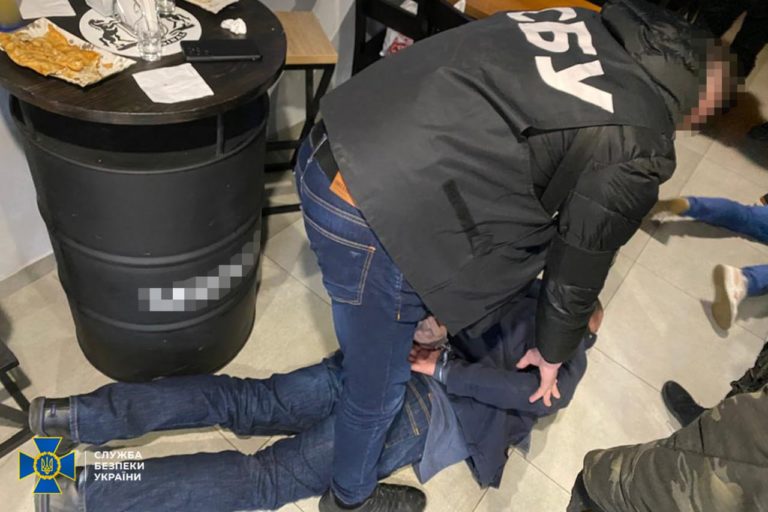 У Франківську й на Закарпатті спіймали ділків, які незаконно переправляли чоловіків за кордон (ФОТО)