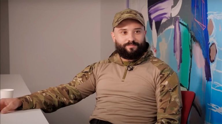 Боєць 3-ї ОШБр та комік Віктор Розовий дістав складне осколкове поранення голови