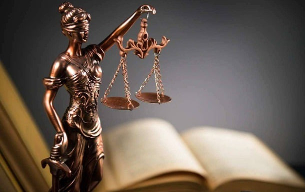 Позичив без розписки: надвірнянець не зміг довести суду, що дав товаришу три тисячі доларів