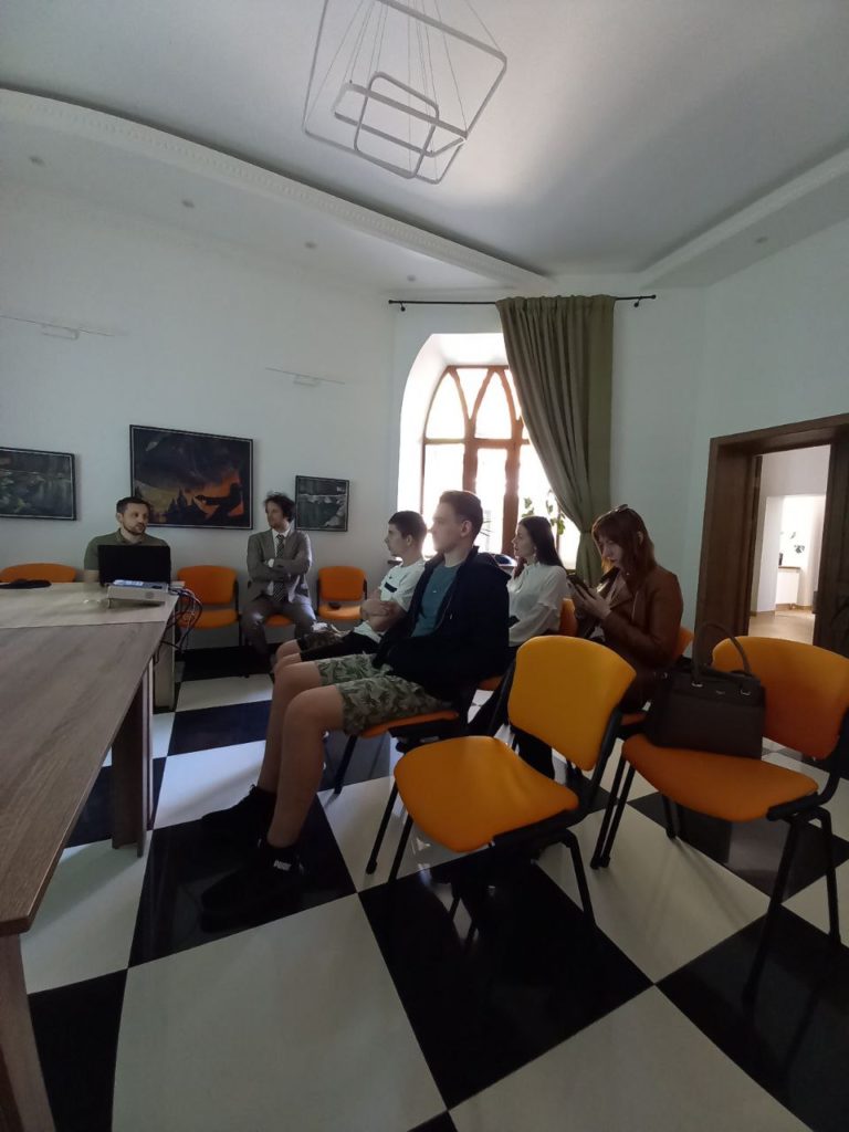 У Франківську проводитимуть безплатні курси з IT спеціальностей для військових, ветеранів та їхніх сімей (ФОТО)