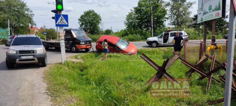 У Драгомирчанах ДТП: пасажирка одного з авто в лікарні (ФОТО)