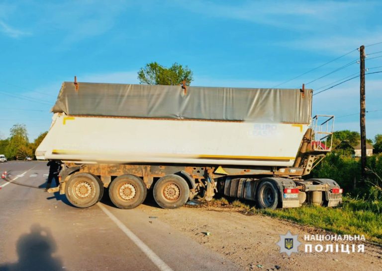 У Калуші вантажівка збила жінку на переході, постраждала померла у лікарні (ФОТО)