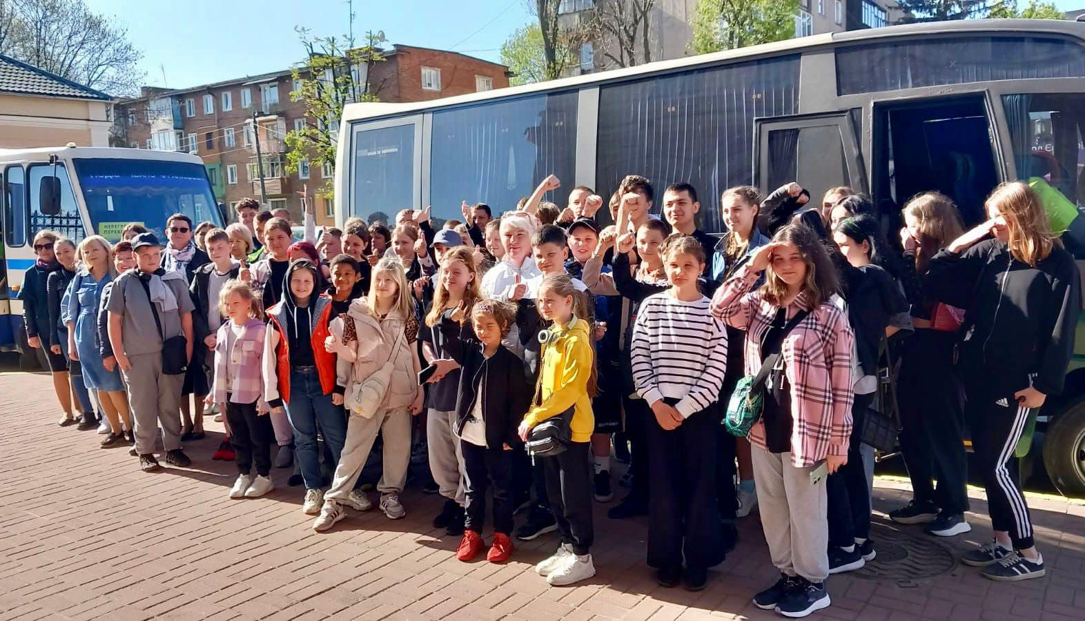 Прикарпаття прийняло на оздоровлення та відпочинок 80 школярів з Донеччини (ФОТО)