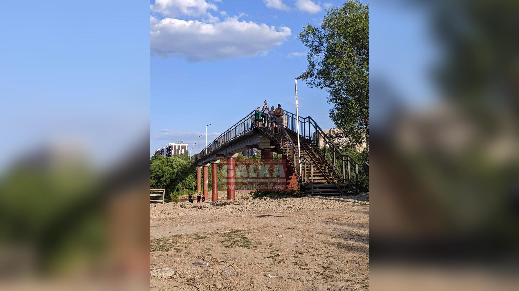 Пішохідний міст на Пасічну ще не готовий до експлуатації, – підрядник