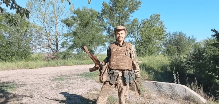 “Найскладніше – втрачати побратимів, з якими ділив хліб та воду”, – сержант прикарпатського ТЦК Роман про службу (ВІДЕО)