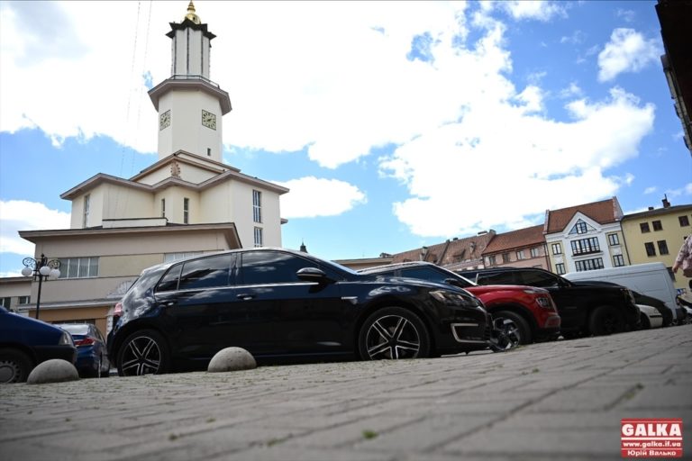 За 7 років кількість авто у Франківську зросла у 4 рази — місто наближається до транспортного колапсу, – Смушак