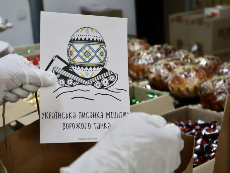 Для захисників та сімей полеглих воїнів Коломийська громада підготувала тисячу великодніх наборів (ФОТО)