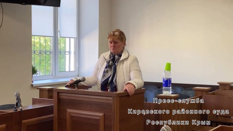 Уродженку Коломийщини засудили в окупованому Криму за публікацію тризуба (ВІДЕО)