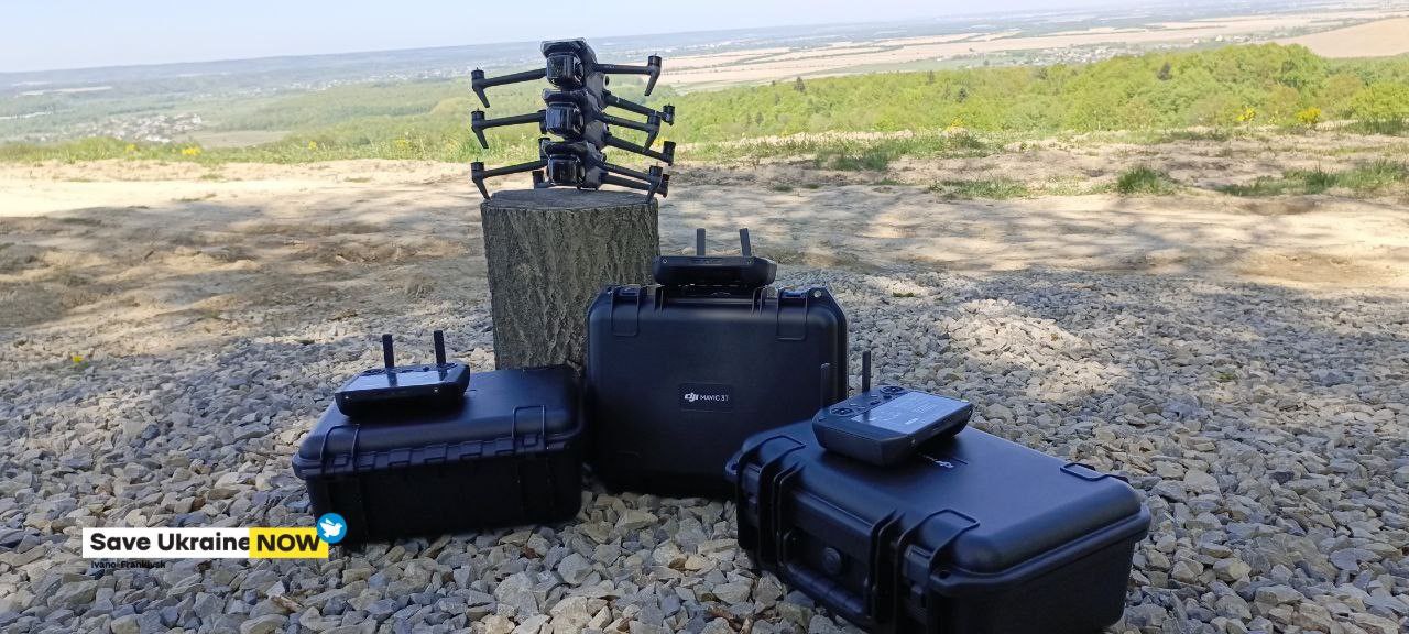 Івано-франківські волонтери передали три нічні “пташки” прикарпатським захисникам (ФОТО)