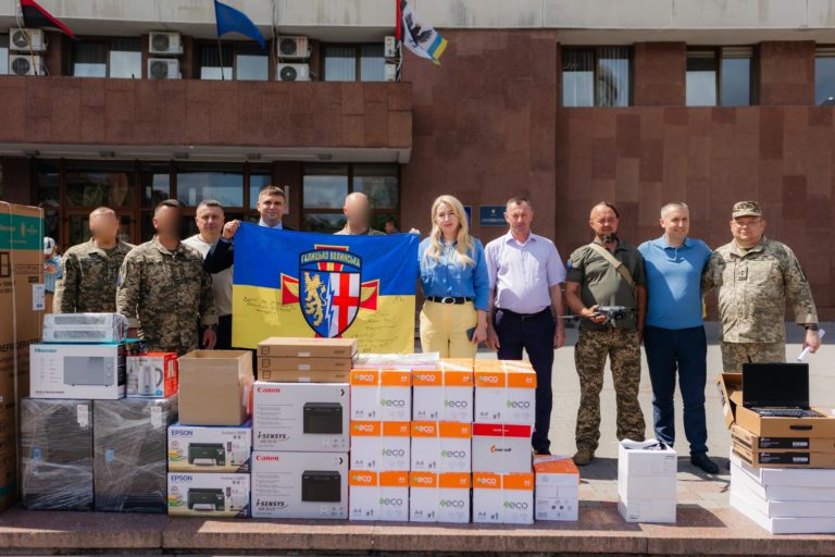 З Прикарпаття військовим передали дронів і техніки ще на 600 000 гривень