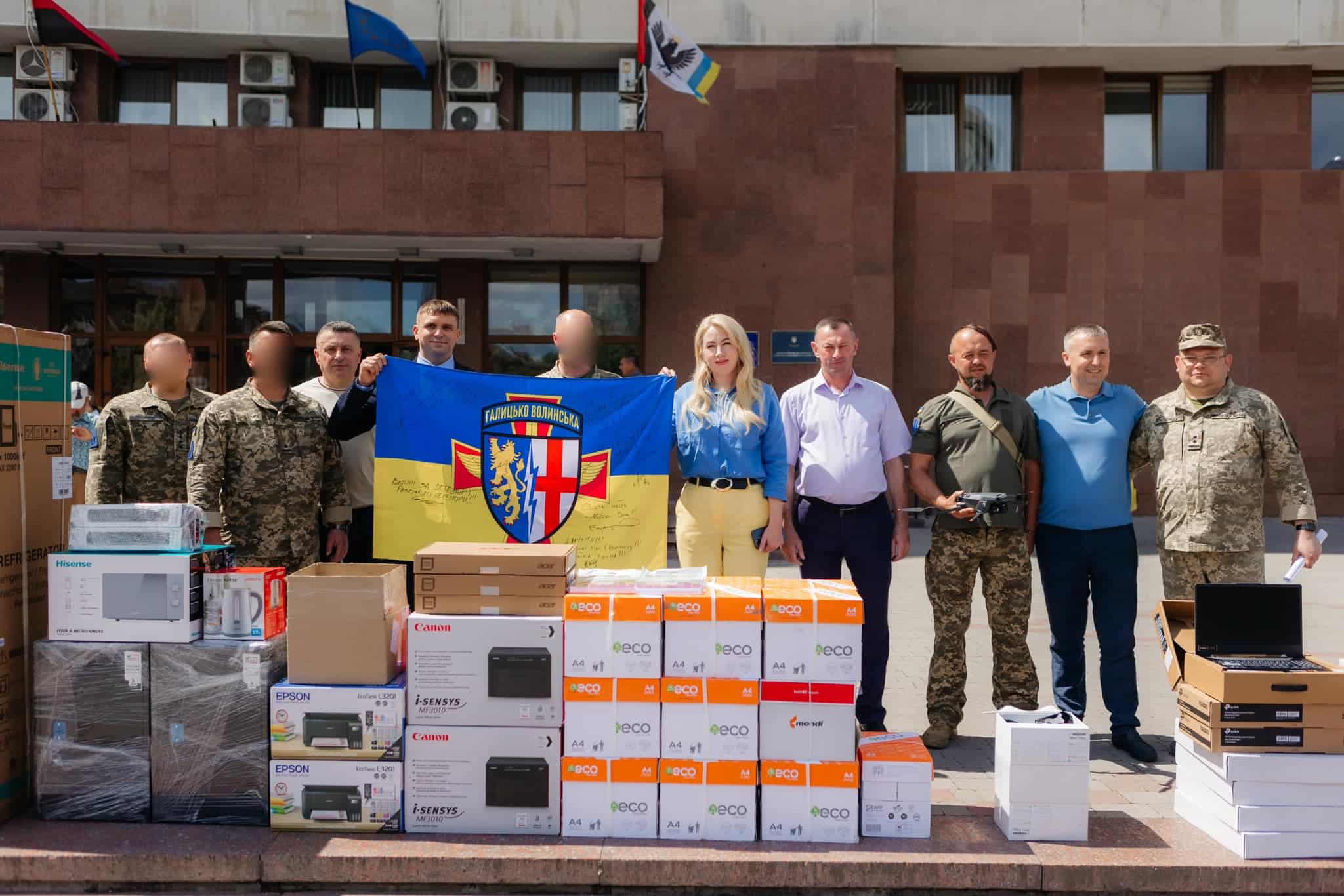 З Прикарпаття військовим передали дронів і техніки ще на 600 000 гривень