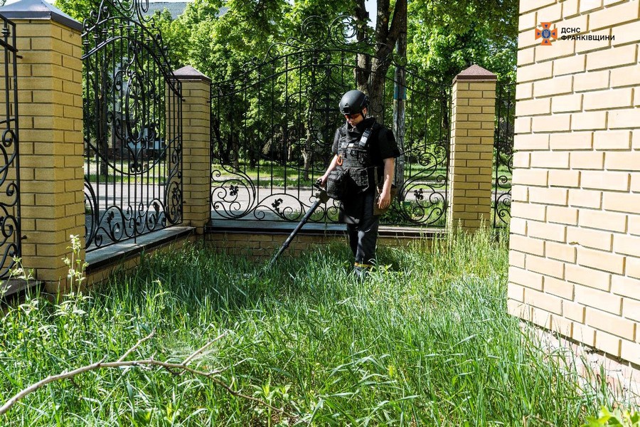 Ще 46 гектарів деокупованої частини Донеччини розмінували прикарпатські піротехніки (ФОТО)