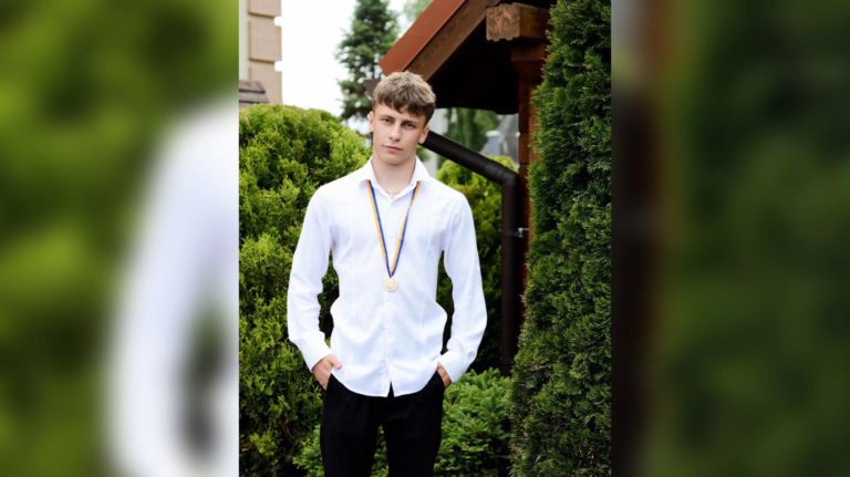 Випускник з Калущини склав мультитест на 200 балів