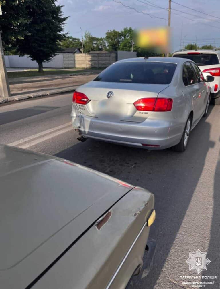У Франківську п’яний водій вчинив ДТП за участі трьох авто