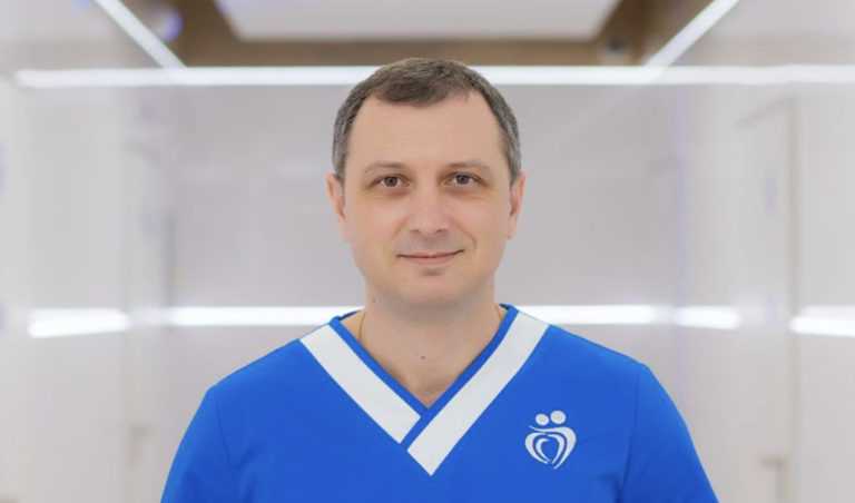 Новоутвори у грудних залозах жінок та чоловіків: як їх лікують, розповідає франківський мамолог та онкохірург Юрій Стинський