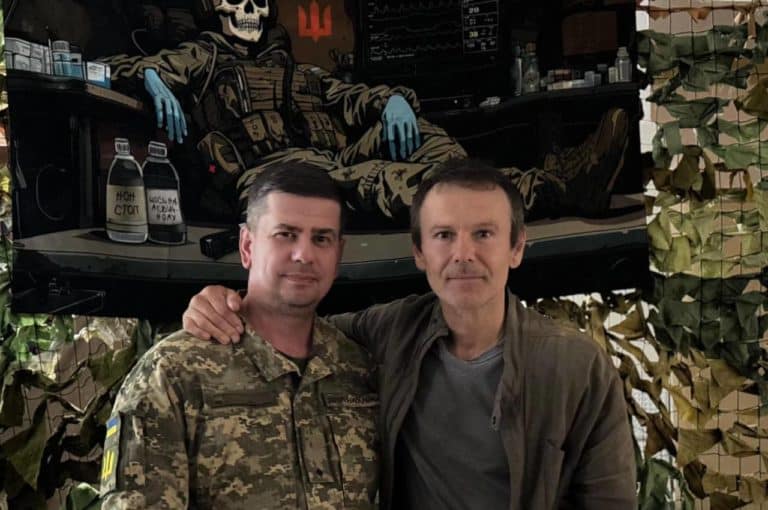 Гурт “Океан Ельзи” відвідав калуських бійців на передовій (ФОТОФАКТ)