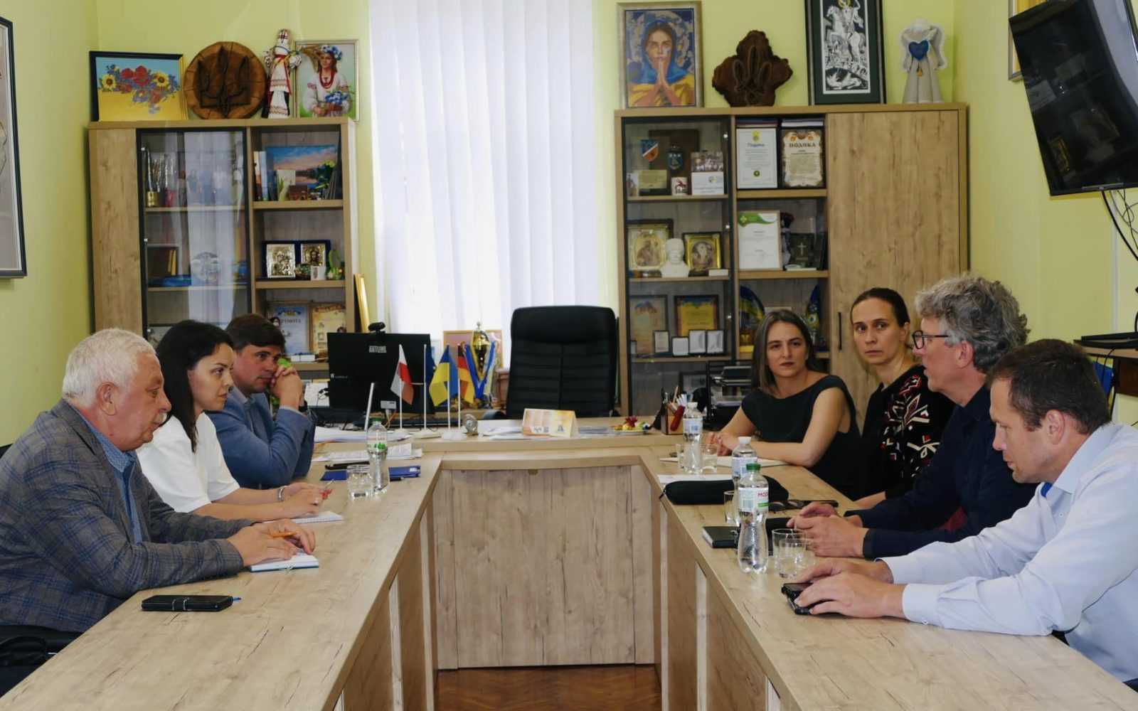 У Калуші планують облаштувати житло для ВПО за орієнтовно 1 мільйон 400 тисяч гривень (ФОТО)
