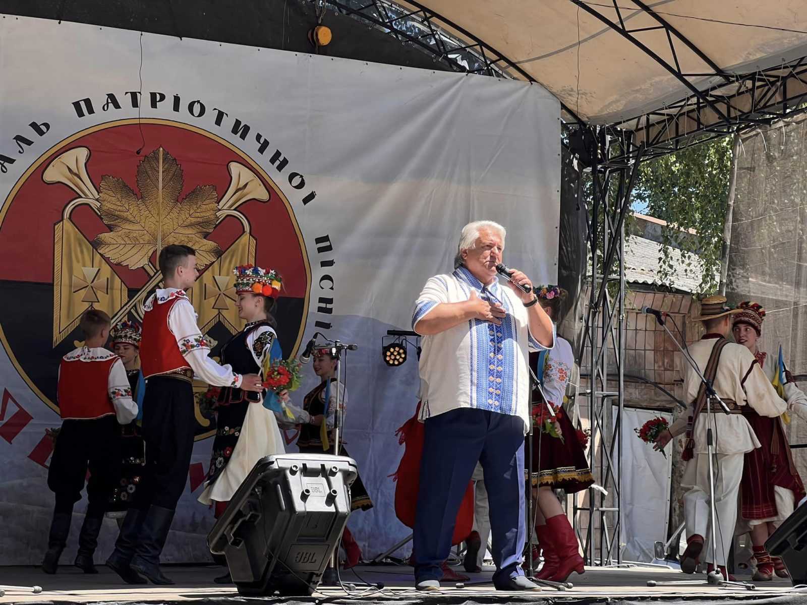 У палаці Потоцьких розпочався обласний фестиваль патріотичної пісні