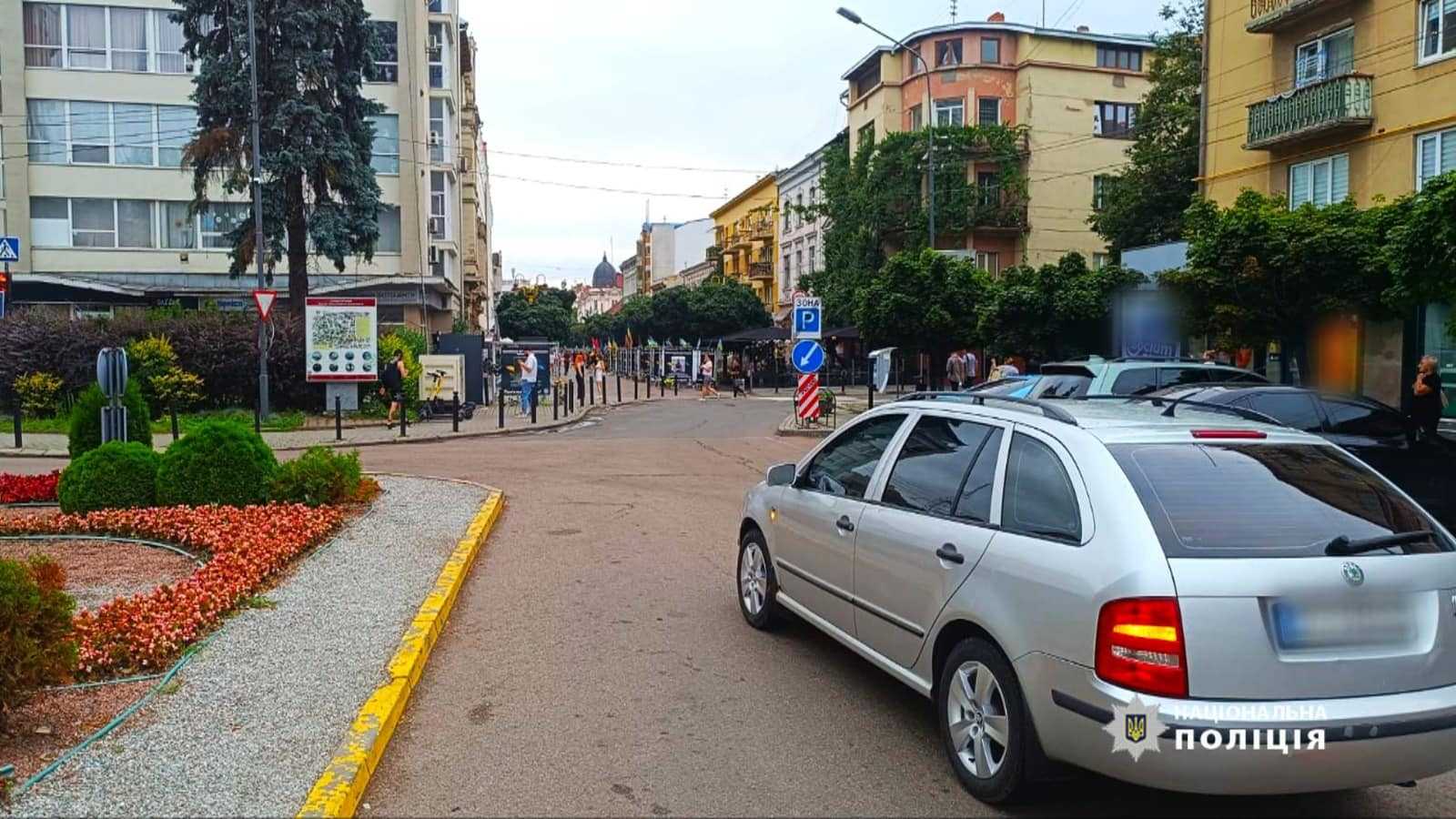 У центрі Франківська водій під наркотиками збив жінку-порушницю (ФОТО З МІСЦЯ)
