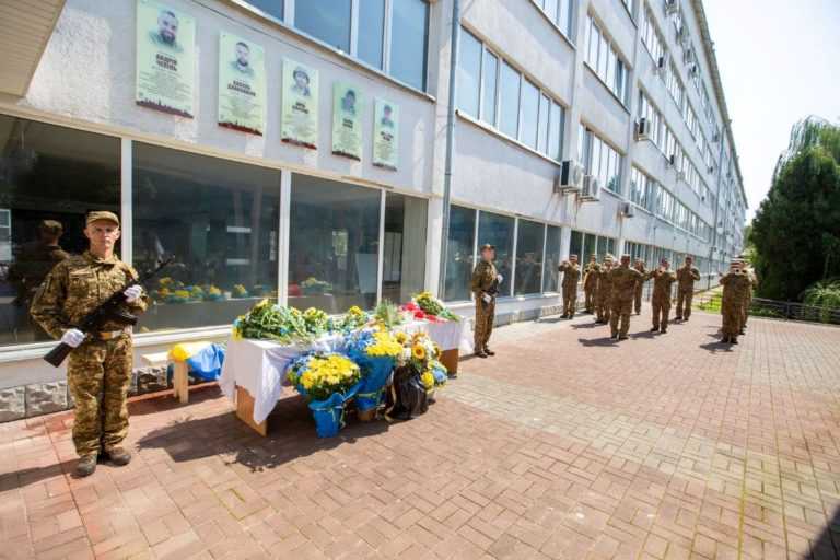 В Івано-Франківську відкрили анотаційні дошки чотирьом захисникам (ФОТО)