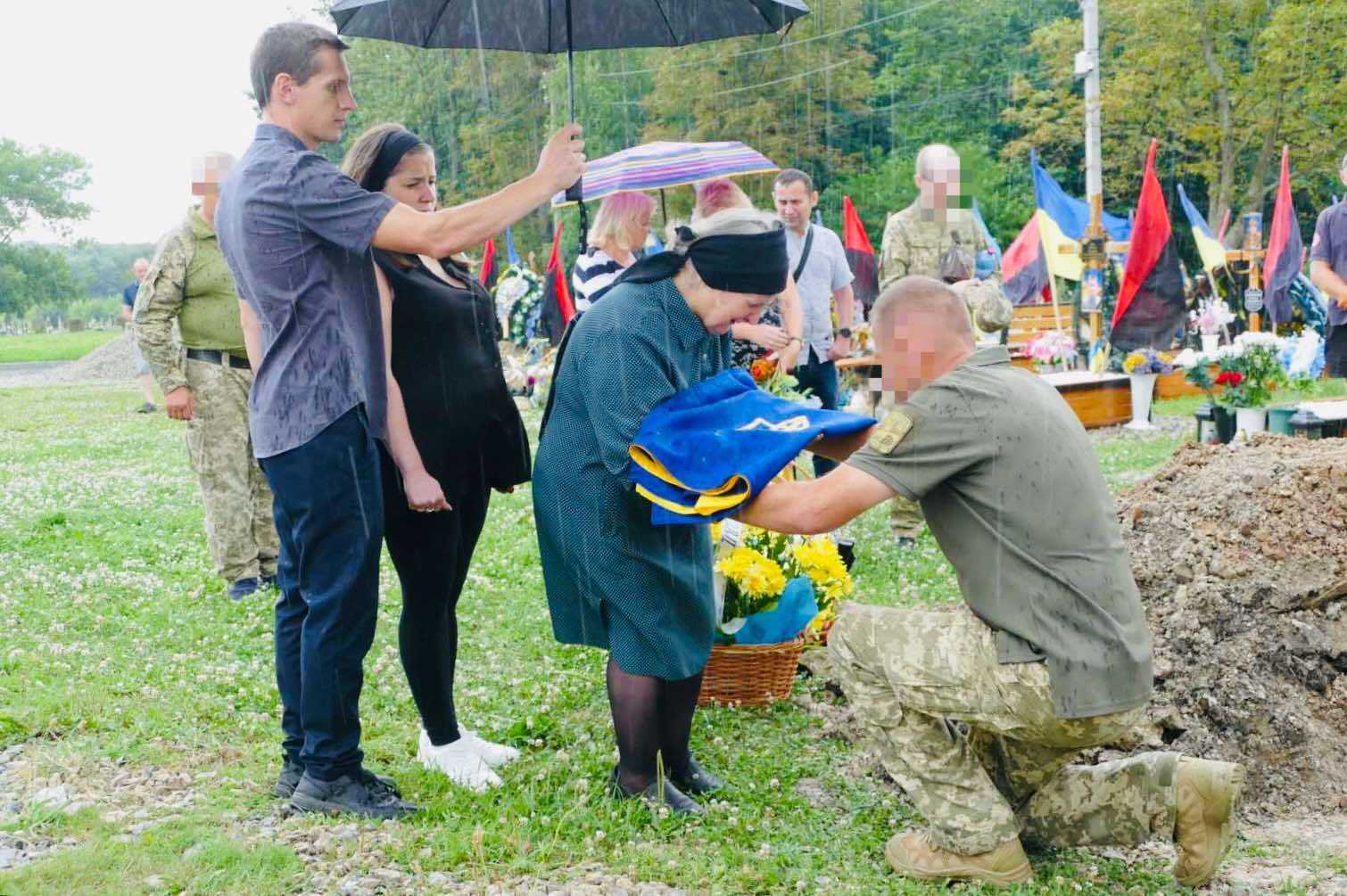На Калущині попрощалися з загиблим воїном Сергієм Гашуком (ФОТО)