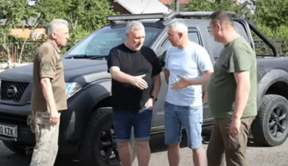 Шотландський волонтер передав авто підрозділам коломийського ТРО (ВІДЕО)