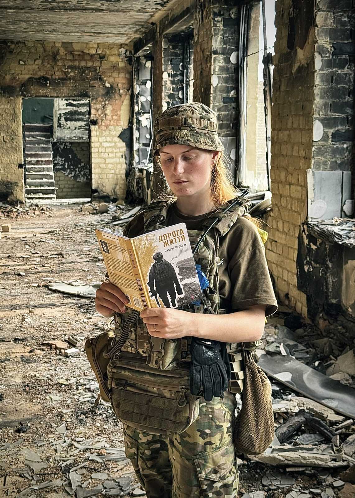 Прикарпатська військовослужбовиця Оксана Рубаняк випустила книгу, написану на фронті (ФОТО)