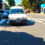 мінівен, водій якого збив жінку на переході