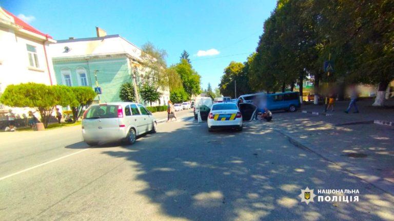 У Снятині на переході мінівен збив жінку (ФОТО)