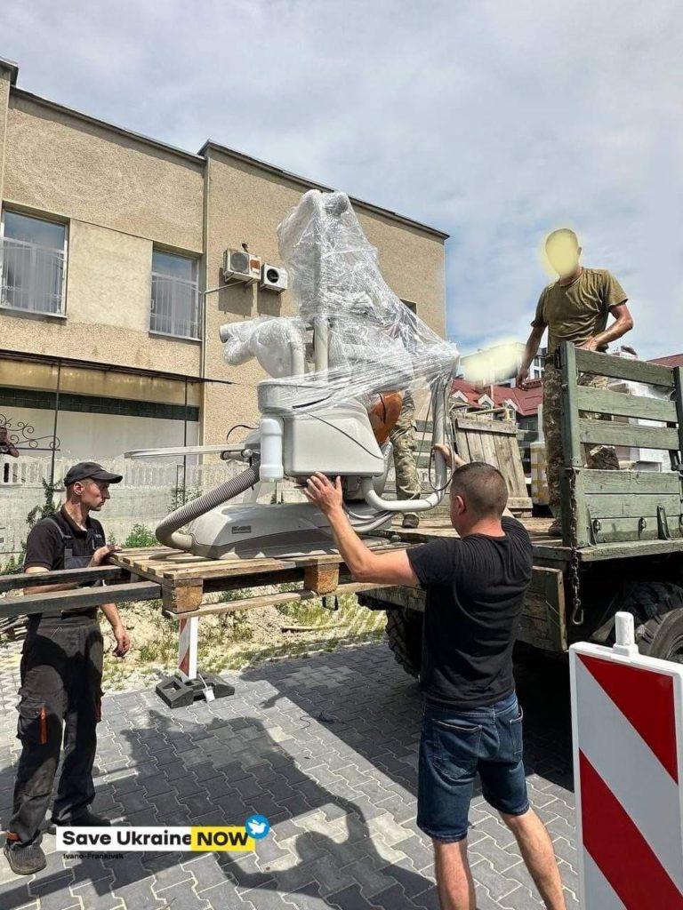 Рішення допомогти Україні йшло від серця — польська благодійниця Божена Кравчик передала авіаторам свій стоматкабінет