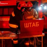 мобільний штаб рятувальників на місці російського обстрілу