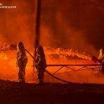рятувальники гасять пожежу, спричинену атакою рф