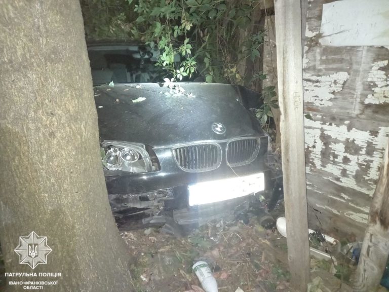 У Франківську ймовірно п’яний водій спричинив ДТП і втік з місця події