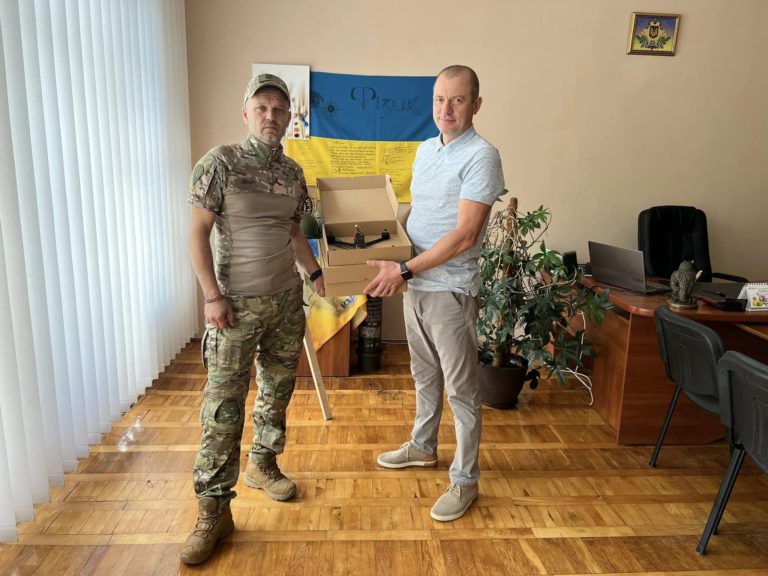 Франківський ліцей №10 протягом вересня вже передав три дрони захисникам (ФОТО)