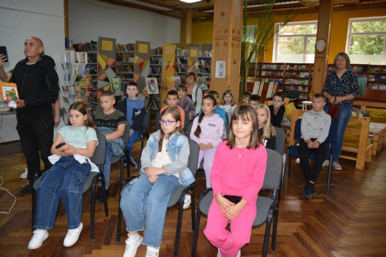 У Надвірній в дитячій бібліотеці пройшов літературний ярмарок (ФОТО)