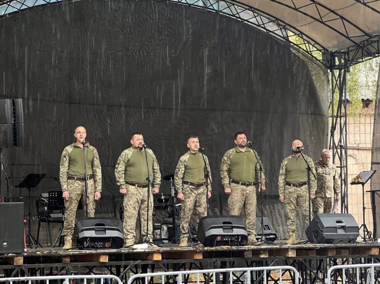 У Франківську провели благодійний концерт до Дня захисників і захисниць України (ФОТО)