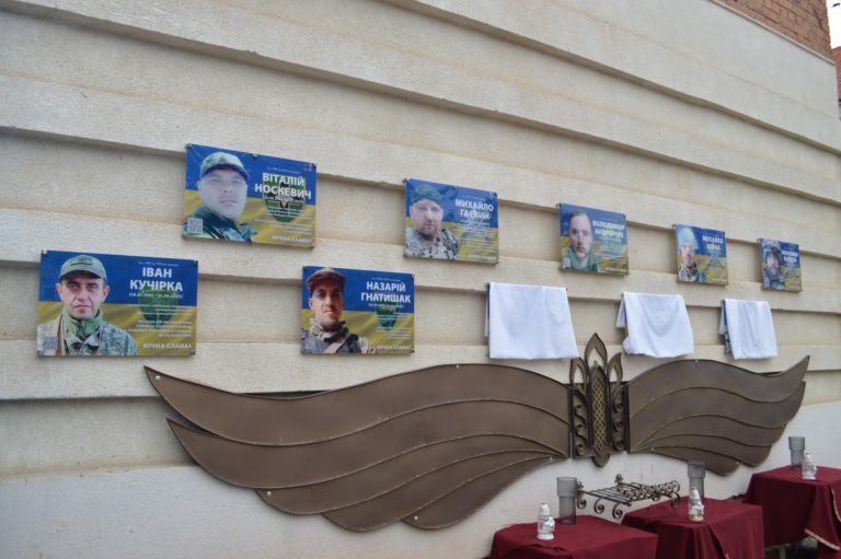 В Коломиї відкрили пам’ятні дошки п’ятьом захисникам (ФОТО)