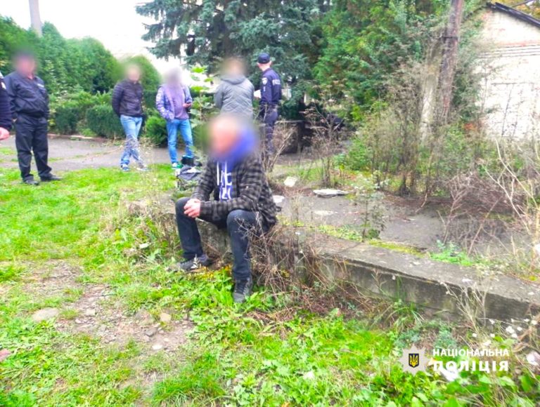 У Коломиї чоловік побив і пограбував жінку, його спіймали перехожі (ФОТО)